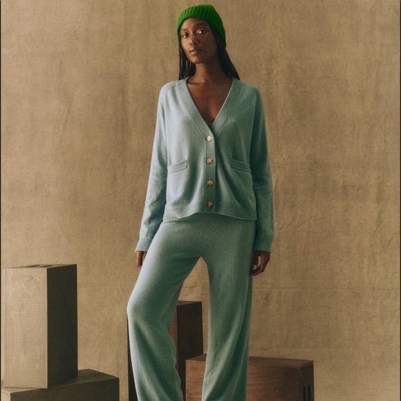 The Great. Varsity Sweater in Icicle - BNWT - Picture 2 of 4